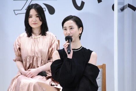 松井玲奈（手前）