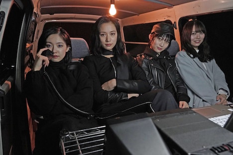 「取り立て屋ハニーズ」