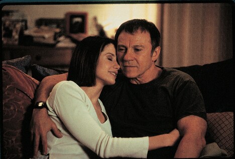 「ルル・オン・ザ・ブリッジ」 (c)1998 GLOWING STONE PRODUCTIONS INC.