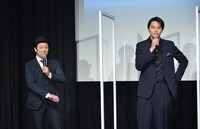 左から吉田恵輔、東出昌大。