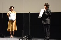 左から瀧内公美、神尾楓珠。