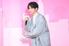 「千葉さん出番です」と指名され赤ちゃんをあやす様子を再現する千葉雄大。