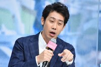 候補者に容赦なくツッコミを入れる大泉洋。