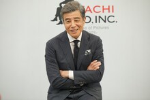 新会社設立に関する取材会での舘ひろし。