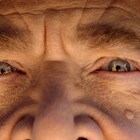 J・K・シモンズが何度も襲いに来る…「パーム・スプリングス」悪夢の場面写真