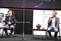 左から黒沢清、大島新。