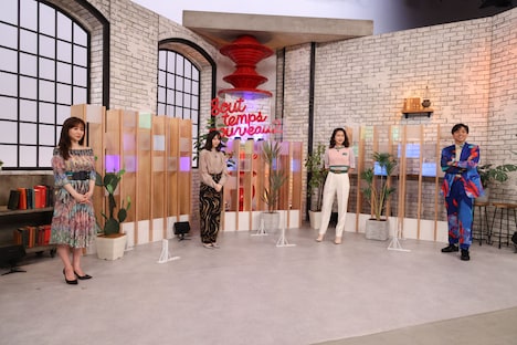 左から田中みな実、西野七瀬、長谷川京子、満島真之介。