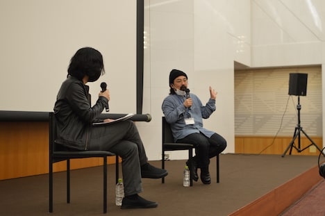 オンライン・アートプロジェクト「AICHI ONLINE」内で行われた山下敦弘トークイベントの様子。