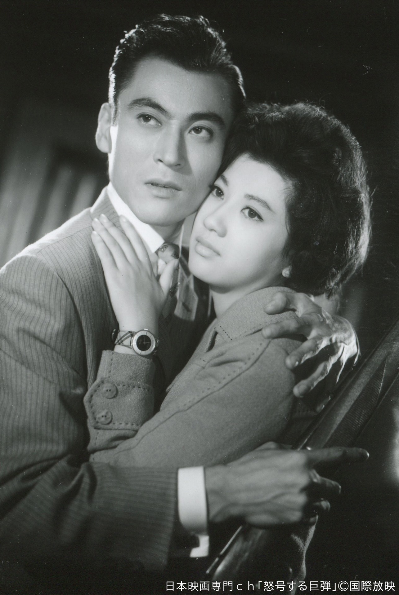 「怒号する巨弾」