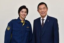 左から飯島寛騎、内藤剛志。