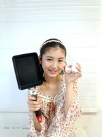 「母の日にプレゼント」（2013年5月25日付）より。