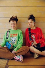 左からモトーラ世理奈、SUMIRE。（撮影：花房遼）