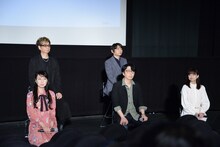 上段左から山寺宏一、石田彰。下段左から宮村優子、岩永哲哉、岩男潤子。