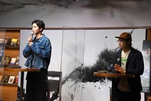 左から東出昌大、吉田恵輔。