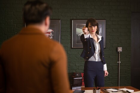 「ジェントルメン」より、ロザリンド（右）。