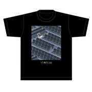 嶽まいこによる「ビバリウム」イラストTシャツ発売、計4種のポスターも