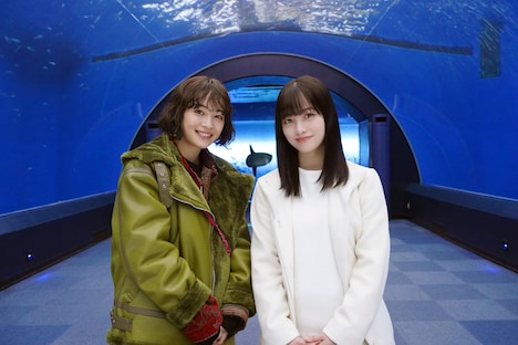 左から広瀬すず、橋本環奈。