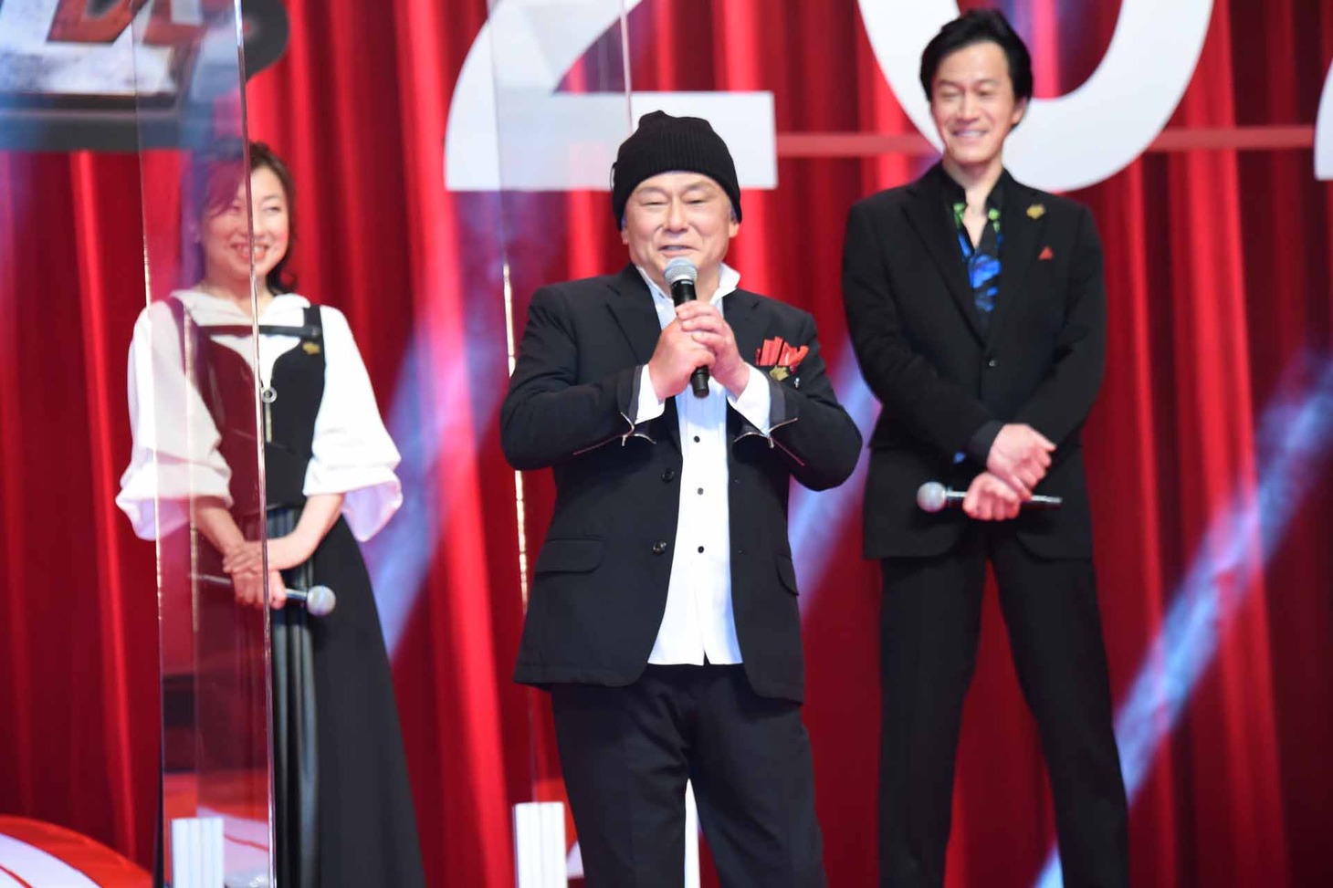 池田秀一（中央）。