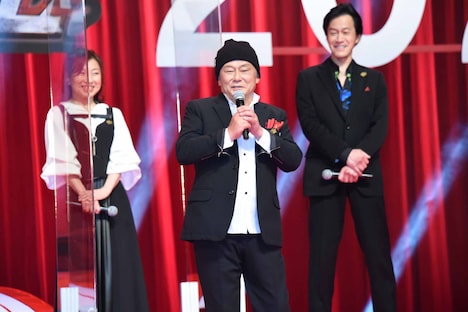 池田秀一（中央）。