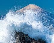 「冨嶽三十六景フォトコンテスト」佳作より、kidskatsuyaさんによる「Splash!!」。