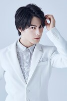 松村龍之介演じる梅原黎士郎。