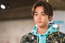 佐藤寛太演じる小倉大輔。