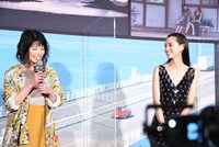左からさとうほなみ、水原希子。