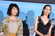 左からさとうほなみ、水原希子。