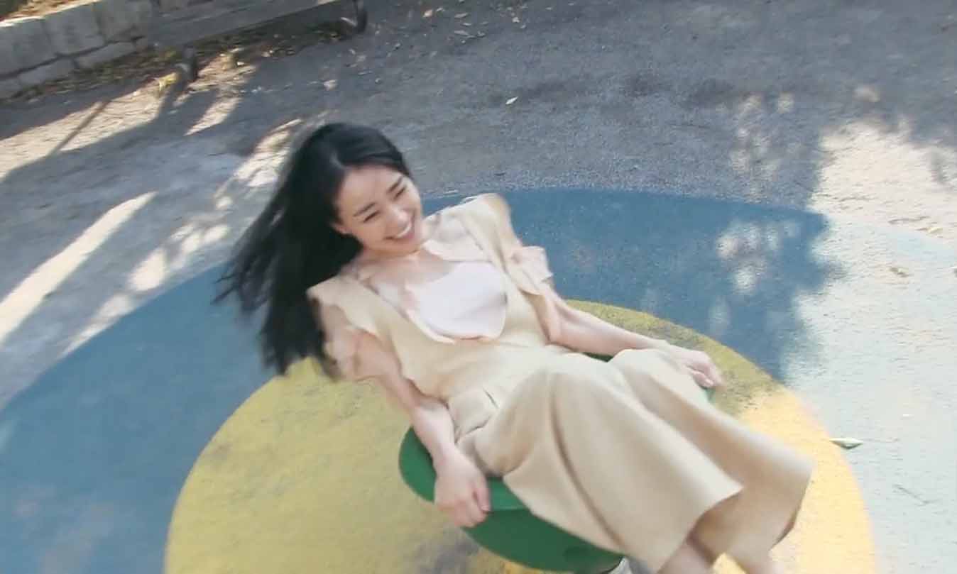 「彼女来来」