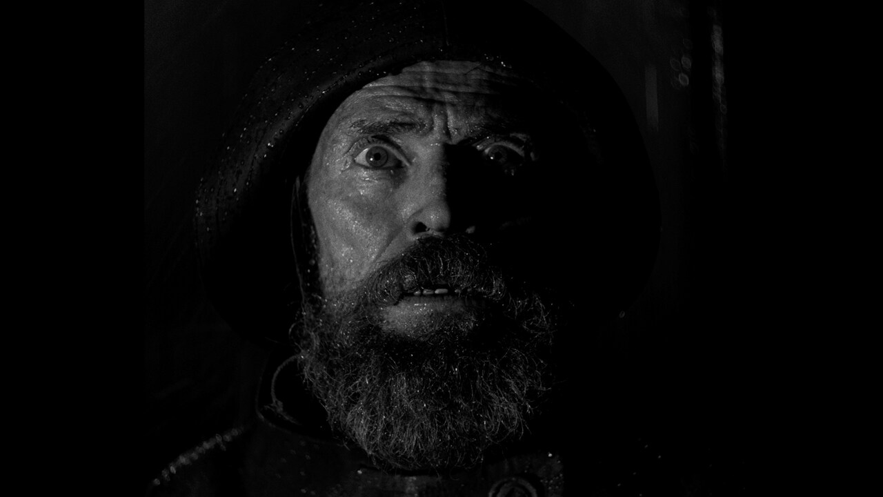 「ライトハウス」公開日が決定、暗闇で光るチラシの劇場設置スタート