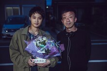 左から磯村勇斗、野口照夫。