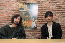 左から今泉力哉、MCのSYO。