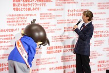 左から江戸川コナン、高山みなみ。