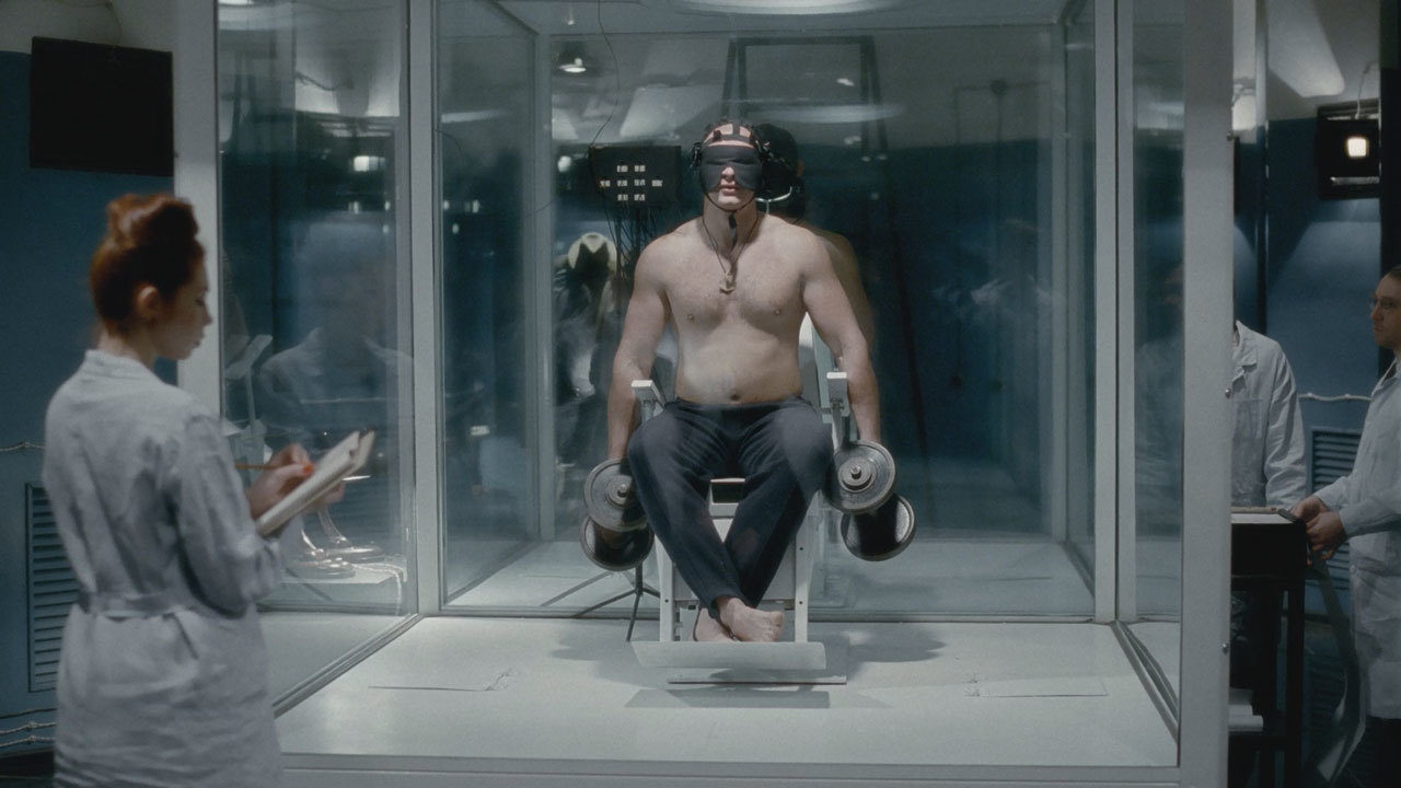 6時間の長編「DAU. Degeneration」今夏公開、「DAU. ナターシャ」のその後の世界描く