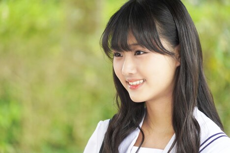 「胸が鳴るのは君のせい」新場面写真。原菜乃華演じる長谷部麻友。