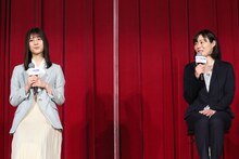 左から小坂菜緒、吉泉賀子。