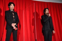 左から青木崇高、江口洋介。