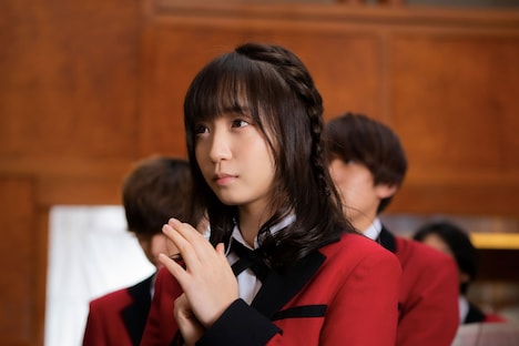 伊織もえ演じるモニ美。