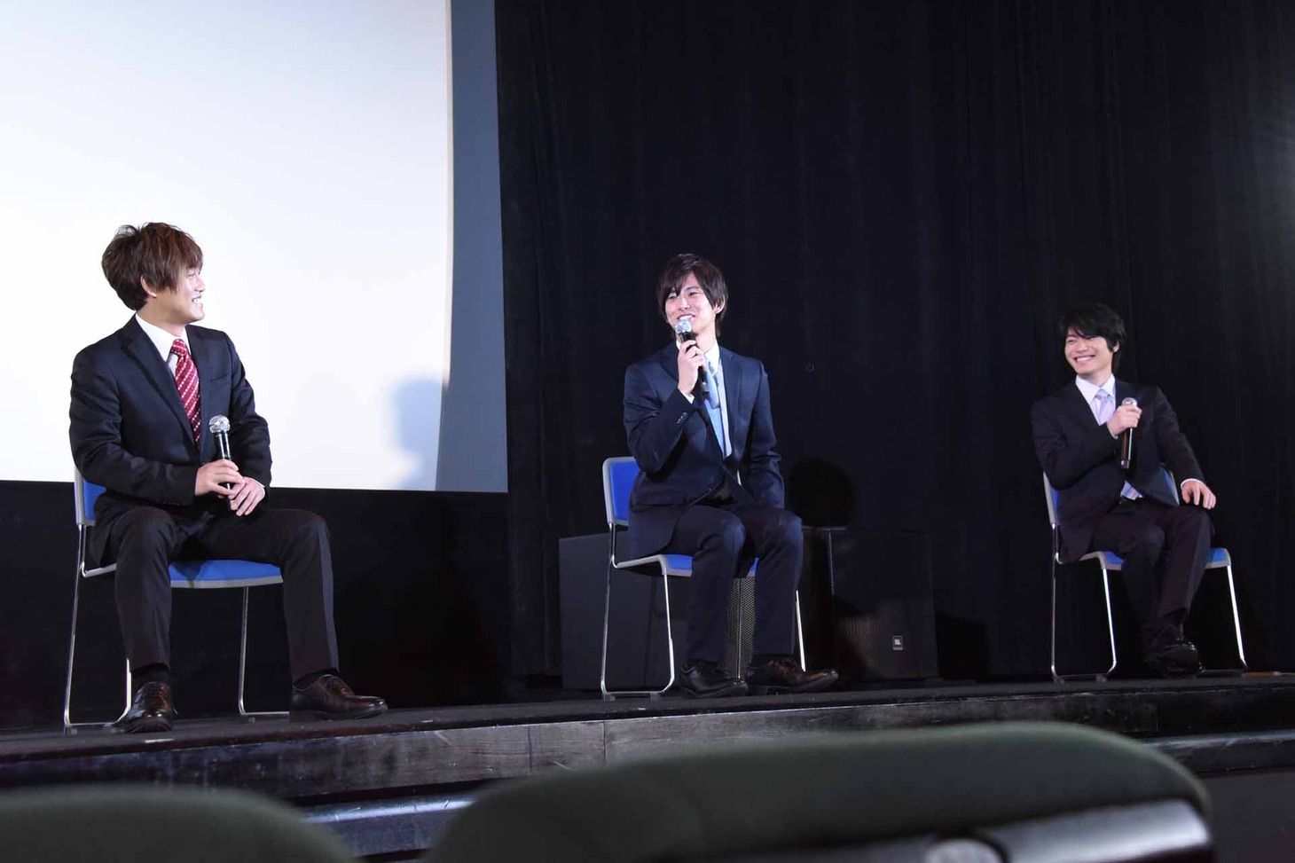 左から日向大輔、正木郁、真野拓実。