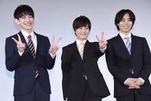 「シュウカツ5 就職という名のゲーム」完成披露試写会の様子。左から赤澤遼太郎、伊藤昌弘、太田将熙。