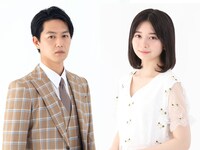 左から柊冬吾役の工藤阿須加、立花春役の桜田ひより。