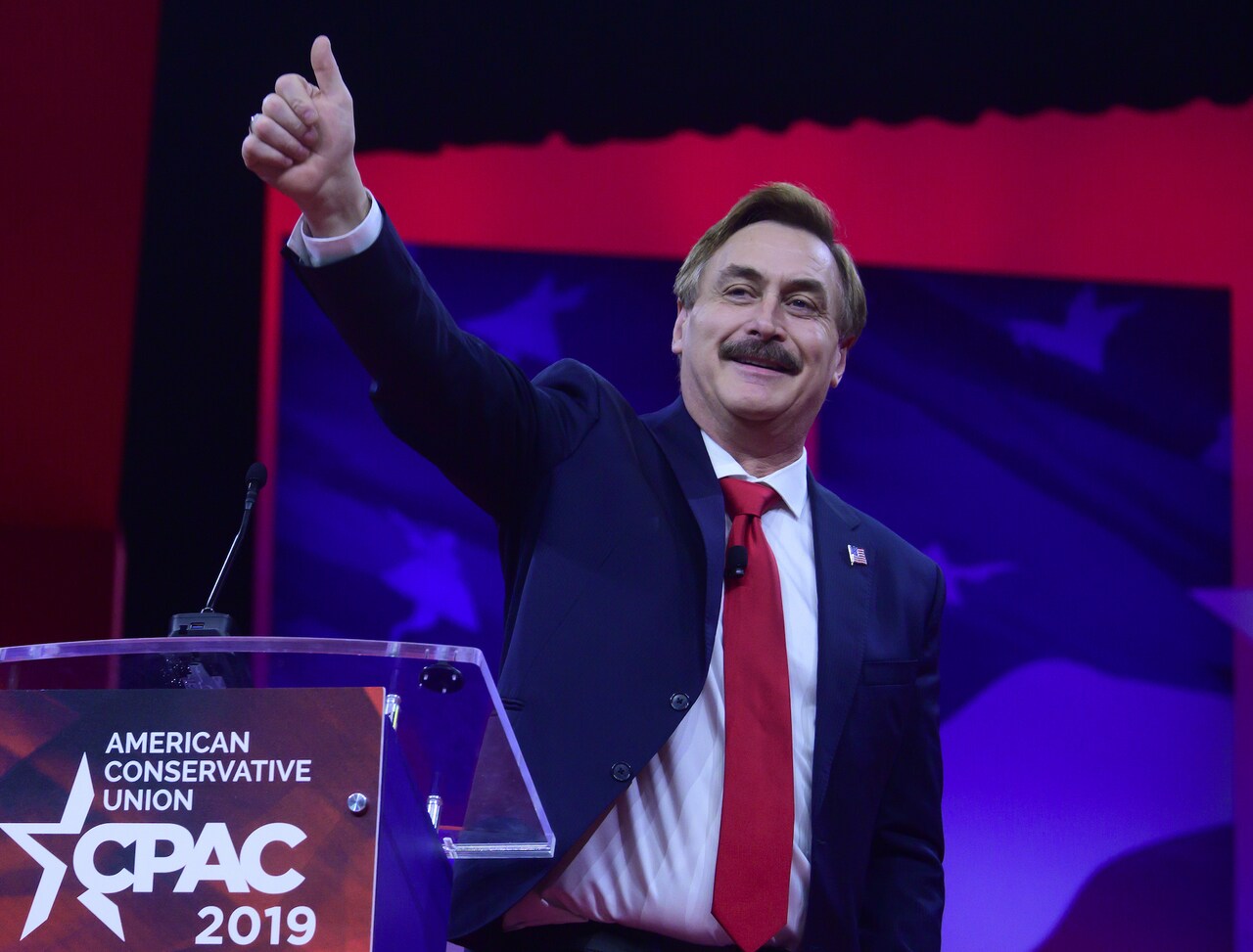 “最低映画”ラジー賞はトランプ支持者の“眠くなるフェイクニュース”に