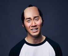 濱田崇裕演じる逢坂総司郎。 (c)NTV・JS