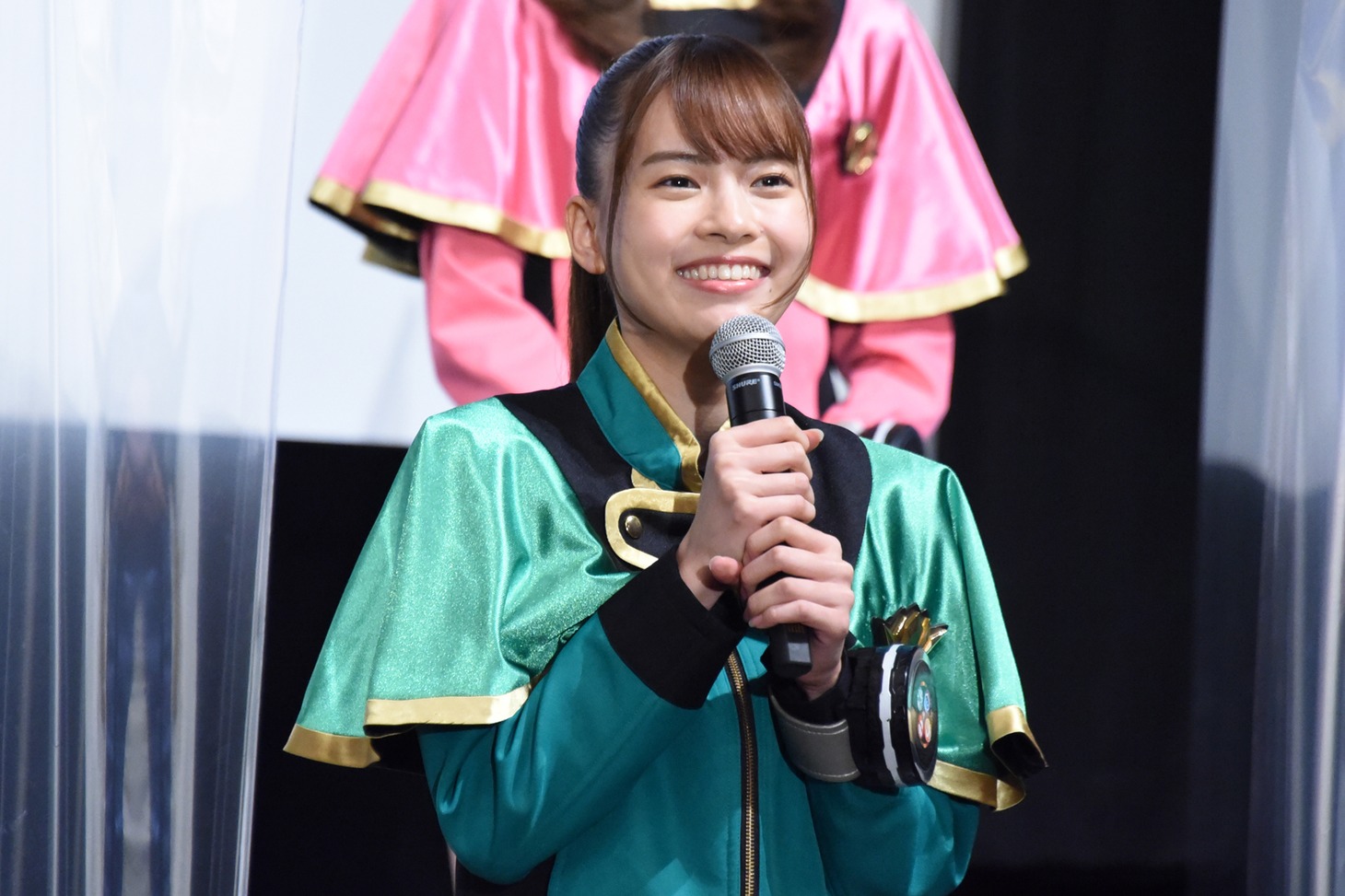 新條由芽