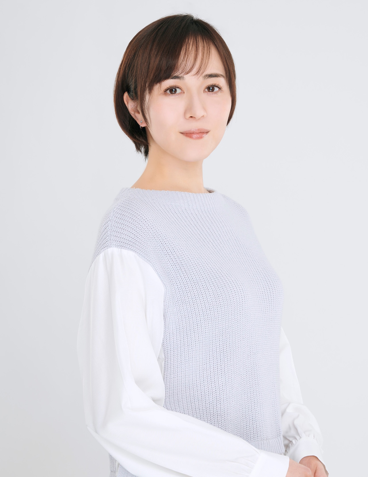 中山文役の比嘉愛未。