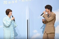 左から白石聖、板垣瑞生。