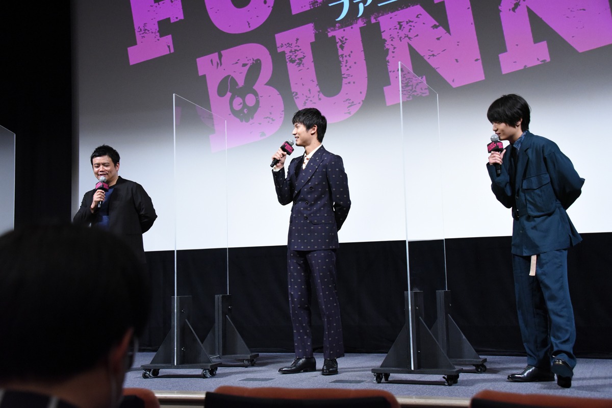 「FUNNY BUNNY」初日舞台挨拶の様子。