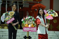 左から菜々緒、永野芽郁。