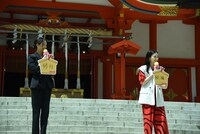 左から菜々緒、永野芽郁。