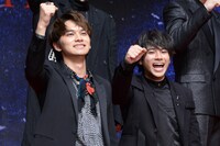 左から北村匠海、山田裕貴。